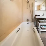 Apartmán Luna - Ac, 2 Pools, Panoramic Ocean, Private Garage, Fibre Net